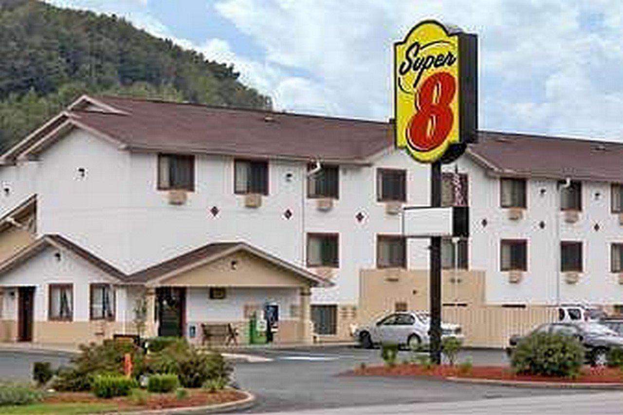 Отель Super 8 Батлер Экстерьер фото